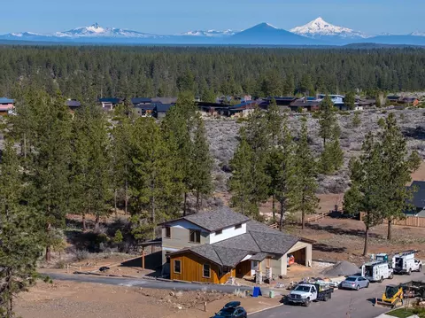 62474 NW Woodsman Loop, Bend, OR 97703 photo 6