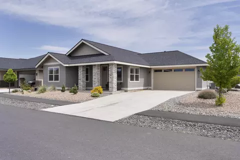 2646 NW 25th St, Redmond, OR 97756