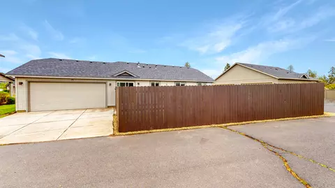 Exterior - 61989 NE Nates Pl, Bend, OR 97701 photo 3 of 6