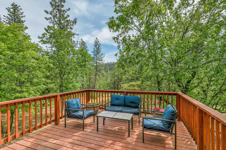 Exterior - 5551 Or-227, Trail, OR 97541 photo 7 of 24