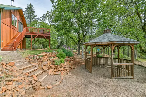 Exterior - 5551 Or-227, Trail, OR 97541 photo 3 of 24