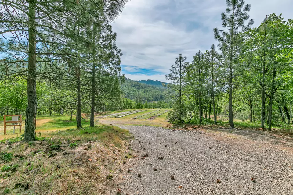 Exterior - 5551 Or-227, Trail, OR 97541 photo 18 of 24