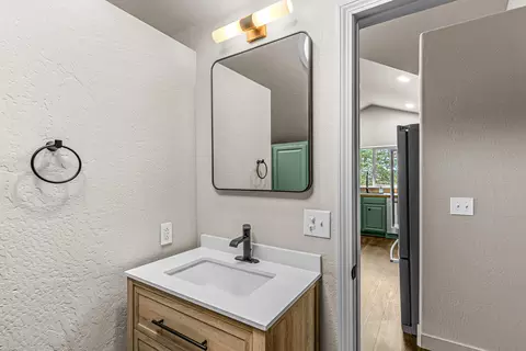 Bath - 5551 Or-227, Trail, OR 97541 photo 1 of 2