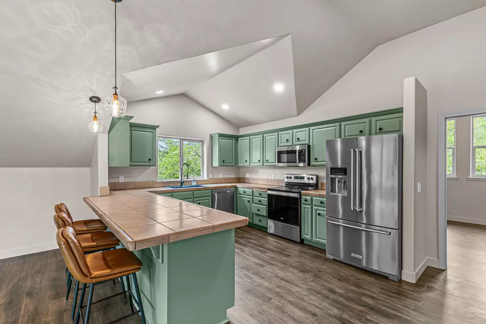 Kitchen - 5551 Or-227, Trail, OR 97541 photo 2 of 4