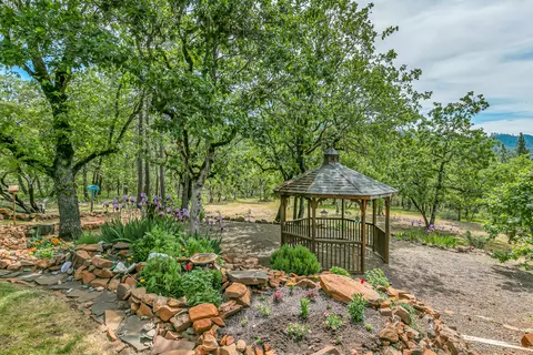 Exterior - 5551 Or-227, Trail, OR 97541 photo 15 of 24