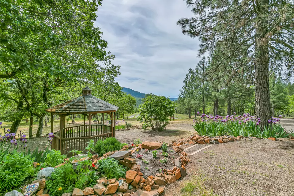 Exterior - 5551 Or-227, Trail, OR 97541 photo 16 of 24