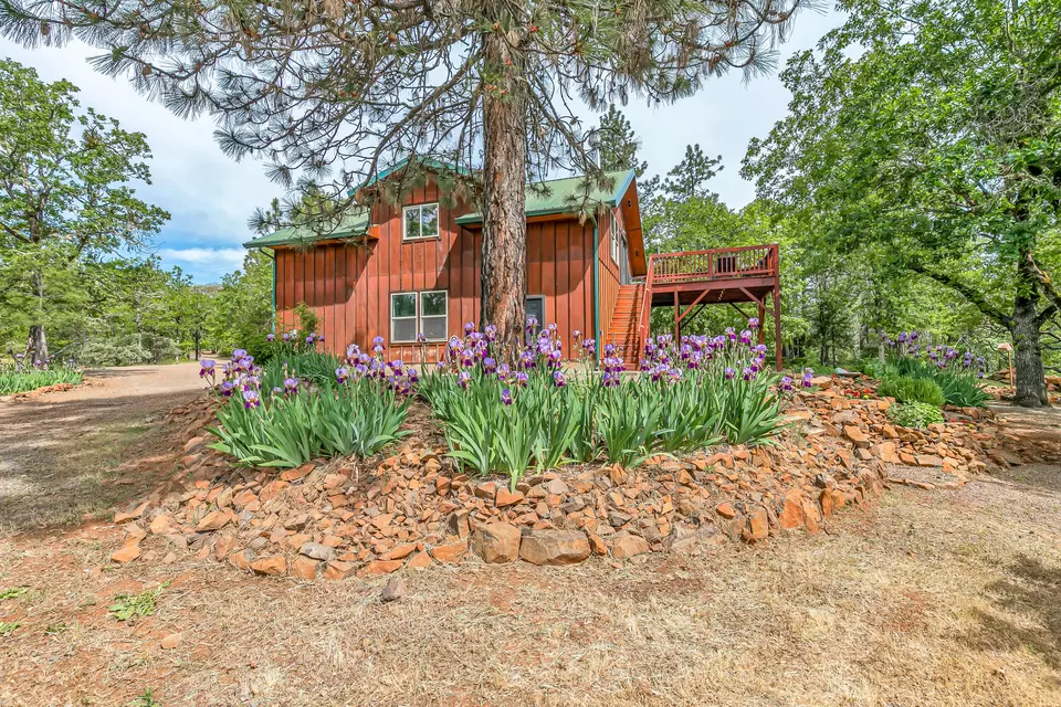 Exterior - 5551 Or-227, Trail, OR 97541 photo 2 of 24