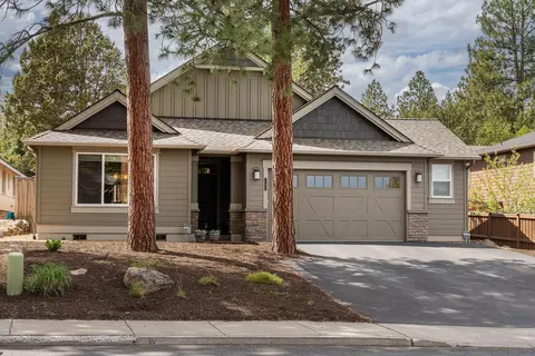 1197 NW Rockwood Ln, Bend, OR 97703