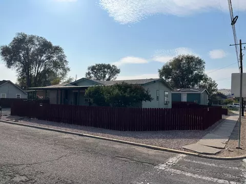 208 SE 9th St, Madras, OR 97741