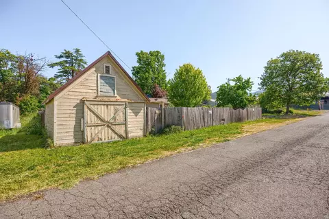 Other - 303 C St, Phoenix, OR 97535 photo 1 of 8