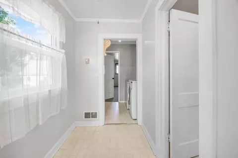 Entry Way - 303 C St, Phoenix, OR 97535 photo 1 of 1