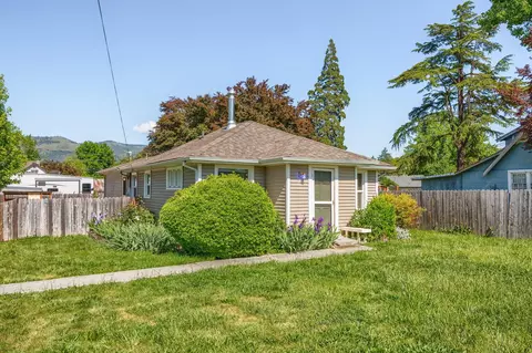 Exterior - 303 C St, Phoenix, OR 97535 photo 12 of 13