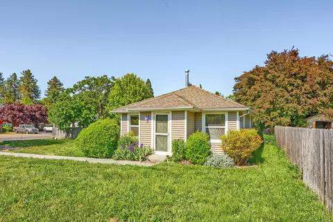 Exterior - 303 C St, Phoenix, OR 97535 photo 13 of 13