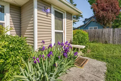Other - 303 C St, Phoenix, OR 97535 photo 2 of 8