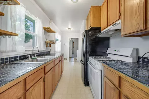 Kitchen - 303 C St, Phoenix, OR 97535 photo 1 of 3
