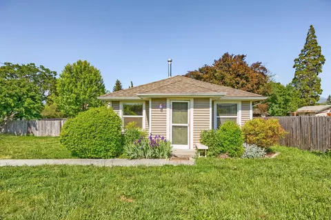 Exterior - 303 C St, Phoenix, OR 97535 photo 11 of 13