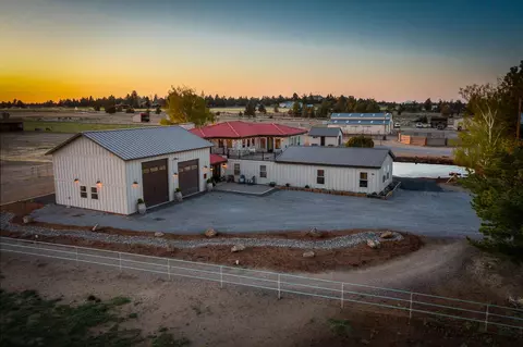 Exterior - 24166 Dodds Rd, Bend, OR 97701 photo 8 of 10