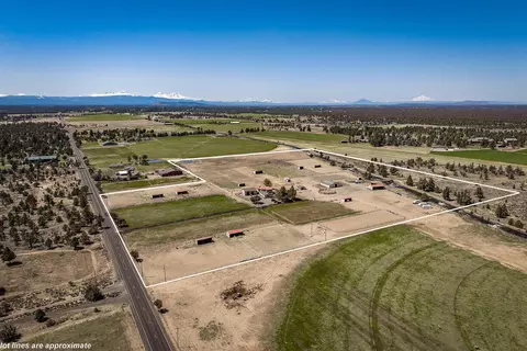 View/Area - 24166 Dodds Rd, Bend, OR 97701 photo 5 of 9