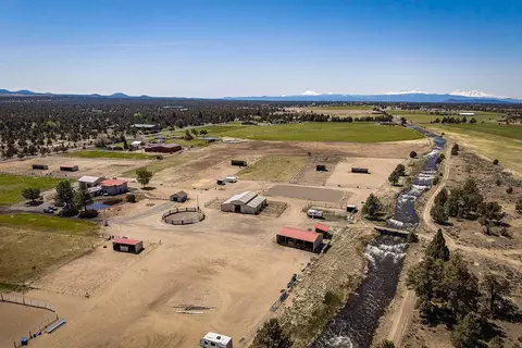 View/Area - 24166 Dodds Rd, Bend, OR 97701 photo 8 of 9