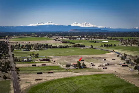 View/Area - 24166 Dodds Rd, Bend, OR 97701 photo 9 of 9
