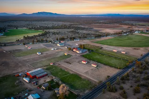View/Area - 24166 Dodds Rd, Bend, OR 97701 photo 3 of 9