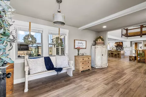 Entry Way - 24166 Dodds Rd, Bend, OR 97701 photo 1 of 4