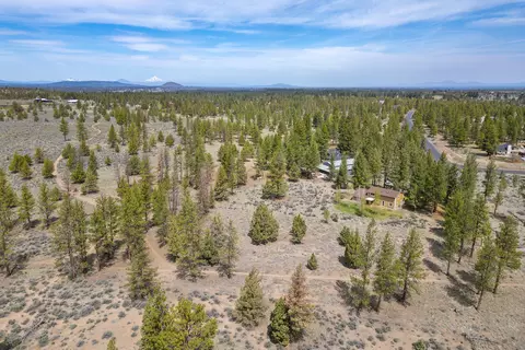 22181 Calgary Dr, Bend, OR 97702 photo 32