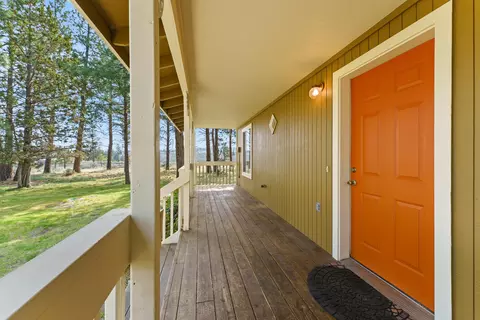 22181 Calgary Dr, Bend, OR 97702 photo 4