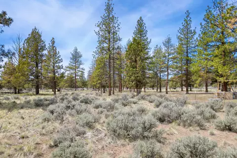 22181 Calgary Dr, Bend, OR 97702 photo 36