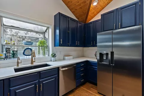 624 NE Tracker Ct, Bend, OR 97701 photo 12