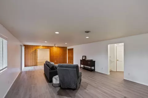 624 NE Tracker Ct, Bend, OR 97701 photo 32