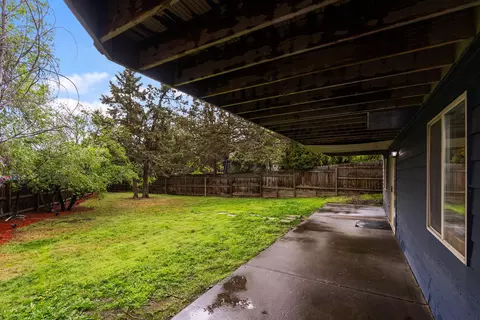 624 NE Tracker Ct, Bend, OR 97701 photo 47