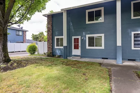 2243 Poplar Dr #1, Medford, OR 97504