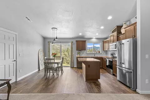 920 Templin Ave, Grants Pass, OR 97526 photo 11