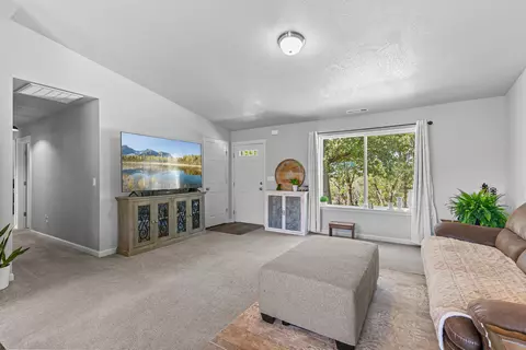 920 Templin Ave, Grants Pass, OR 97526 photo 10