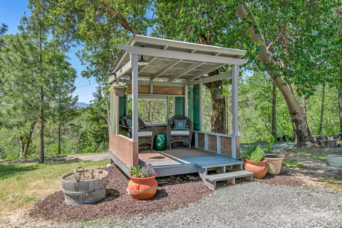 920 Templin Ave, Grants Pass, OR 97526 photo 4