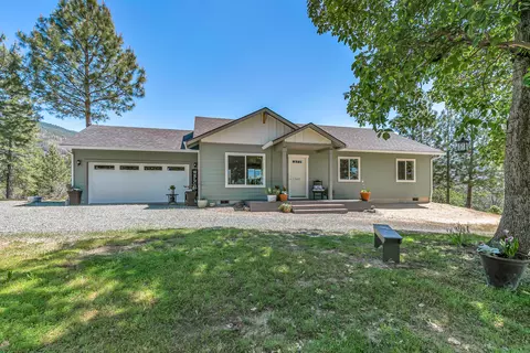 920 Templin Ave, Grants Pass, OR 97526 photo 2