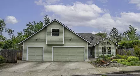 758 Capella Cir, Ashland, OR 97520