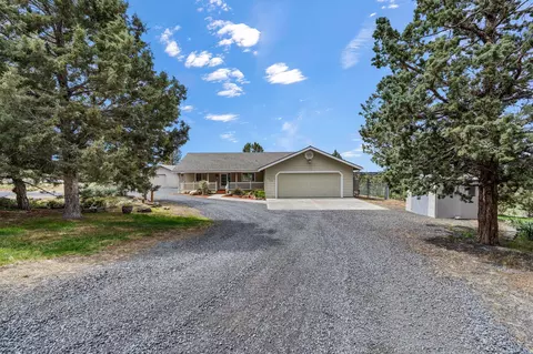 1748 SE Dussault Rd, Madras, OR 97741