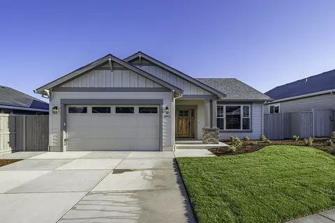 3971 Colorado Dr, Medford, OR 97504