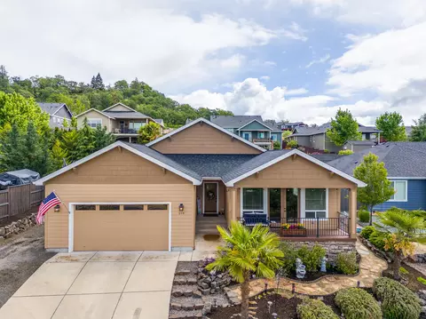 Exterior - 218 Cambridge Ter, Eagle Point, OR 97524 photo 1 of 10