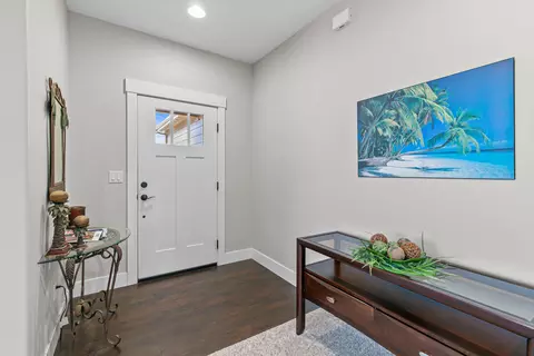 Entry Way - 218 Cambridge Ter, Eagle Point, OR 97524 photo 1 of 2