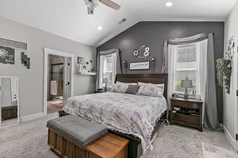 Bedroom - 218 Cambridge Ter, Eagle Point, OR 97524 photo 1 of 3