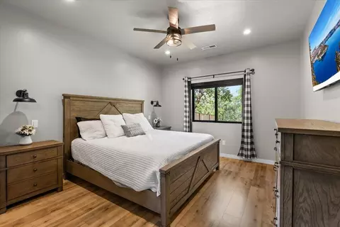 Bedroom - 369 Arrowhead Trl, Eagle Point, OR 97524 photo 3 of 4