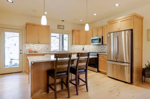 Kitchen - 61443 Elder Ridge St, Bend, OR 97702 photo 4 of 4