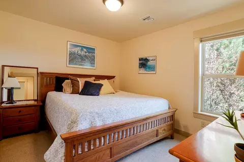 Bedroom - 61443 Elder Ridge St, Bend, OR 97702 photo 3 of 3