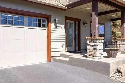Exterior - 61443 Elder Ridge St, Bend, OR 97702 photo 4 of 13