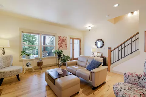 Living - 61443 Elder Ridge St, Bend, OR 97702 photo 1 of 4