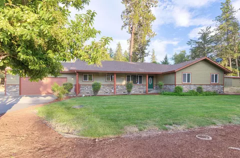 379 Oak Ranch Rd, Grants Pass, OR 97526