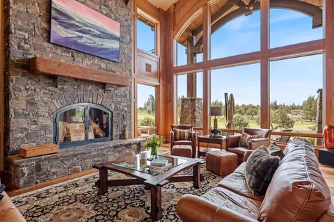 Living - 65719 Cairn Ct, Bend, OR 97701 photo 2 of 5